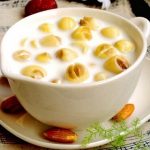 Bật mí cách làm chè hạnh nhân và hạt sen siêu ngon