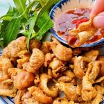 Da gà chiên giòn chấm sốt me