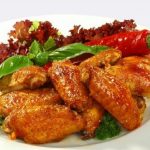 Bí quyết nấu món gà om bia cho thịt mềm thơm sừng sực