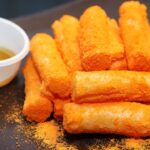 Cách làm bánh gạo tokbokki lắc phô mai bằng cơm nguội cực đơn giản tại nhà