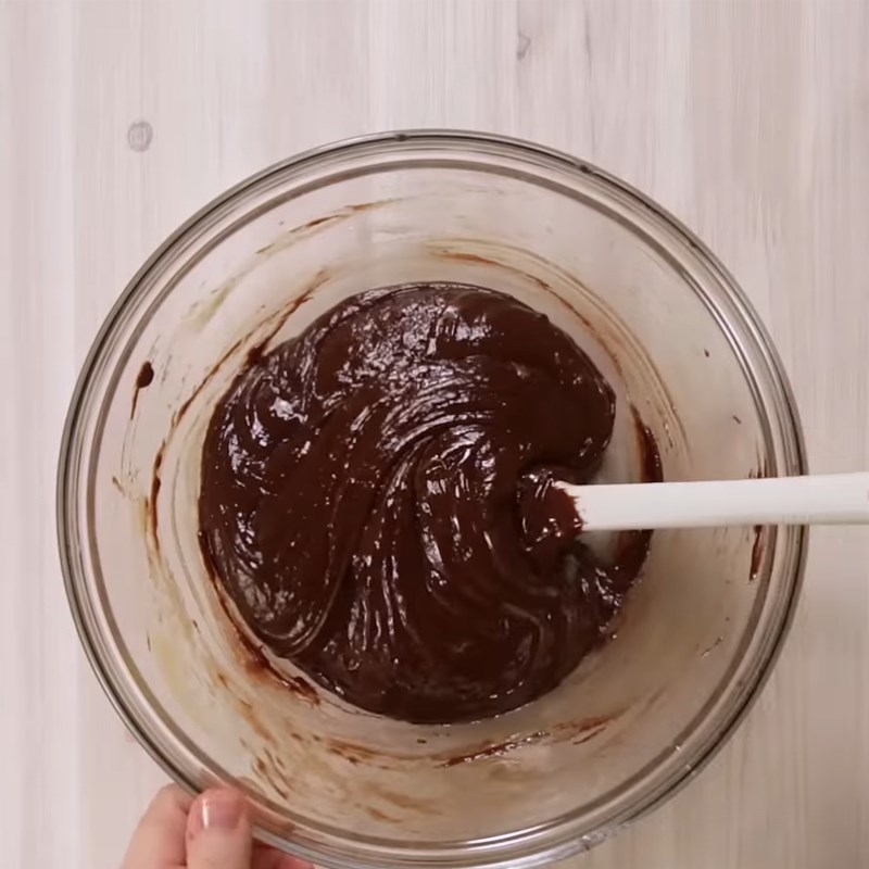 Cách làm bánh brownie socola bằng nồi cơm điện đơn giản thơm ngon bất bại - Hình 3