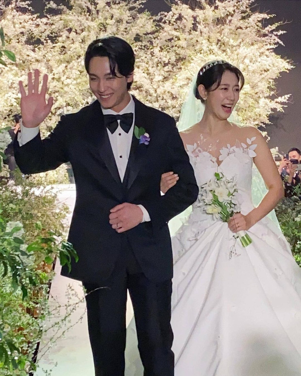 6 cái nhất của siêu đám cưới Park Shin Hye: Dàn khách toàn sao hạng A, chi phí khủng, hôn lễ hóa concert và màn dằn mặt tình cũ viral - Ảnh 18.