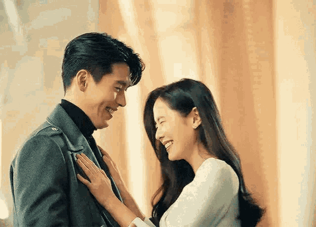 Hyun Bin hoá thê nô nghiện vợ Son Ye Jin như thế nào? - Hình 2