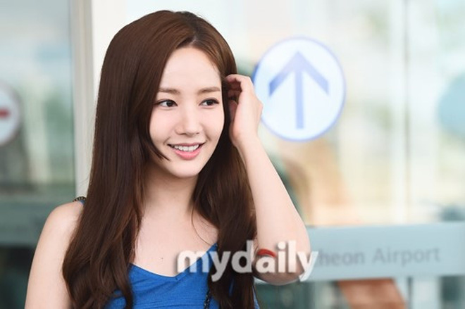 5 phen lên đồ tai hại của Park Min Young bị "bóc trần" tại sân bay: Khi lộ hẳn điểm nhạy cảm, khi thì tóc tai dìm nhan sắc - Ảnh 5.