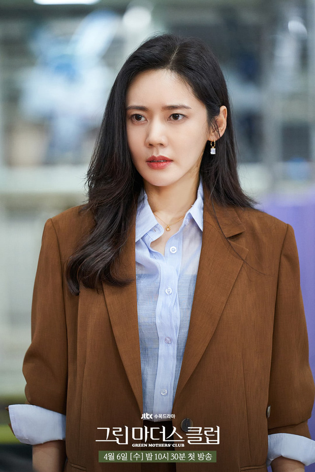 Ngất ngây thời trang của 3 mỹ nhân phim Hàn hot nhất hiện nay: Kim Hee Sun quá sang chảnh, Han Ji Min đẹp như nàng thơ - Ảnh 13.