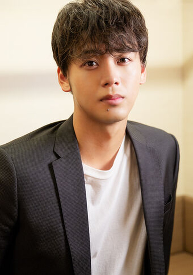 "Park Seo Joon" của Itaewon Class bản Nhật xuất hiện rồi đây: Đẹp trai ngang ngửa nhưng kiểu tóc không "kinh điển" bằng rồi! - Ảnh 4.