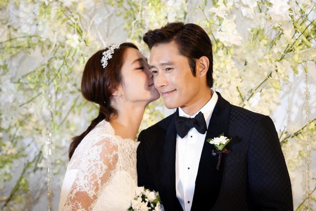 Vợ chưa cưới của Lee Min Ho: Nhan sắc ngỡ ngàng 13 năm sau Vườn Sao Băng và hôn nhân sóng gió vì chồng siêu sao - Ảnh 11.