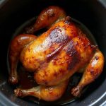 Thả con gà ướp dầu hào vào nồi cơm điện, 40 phút sau lại được món ngon bất ngờ